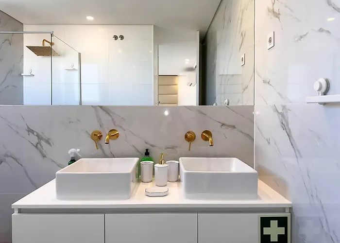 Beira Mar, Com Garagem E Piscina. Apartmán Portimão