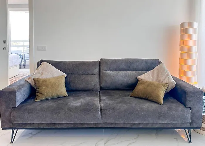 Beira Mar, Com Garagem E Piscina. Apartmán