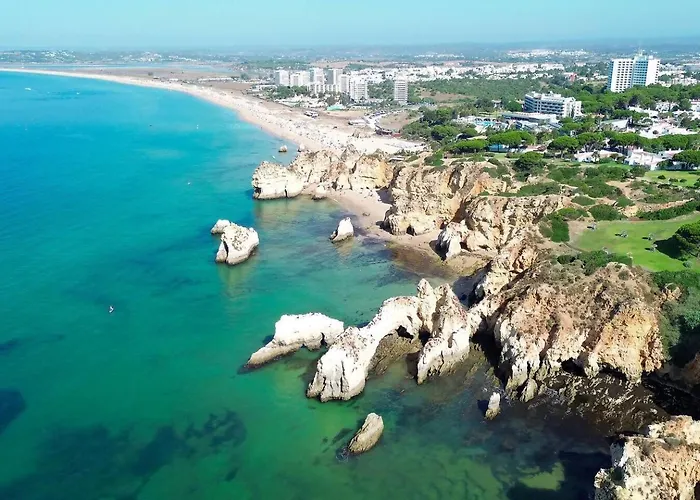 Beira Mar, Com Garagem E Piscina. Portimão