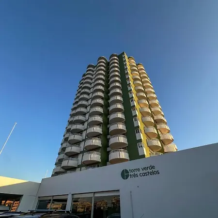 Beira Mar, Com Garagem E Piscina * Portimao