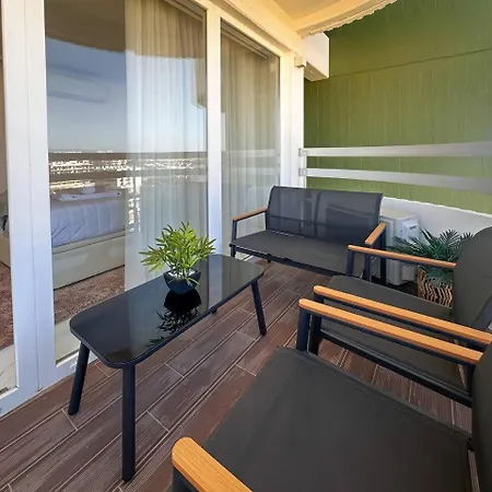 Beira Mar, Com Garagem E Piscina. 公寓 波尔蒂芒