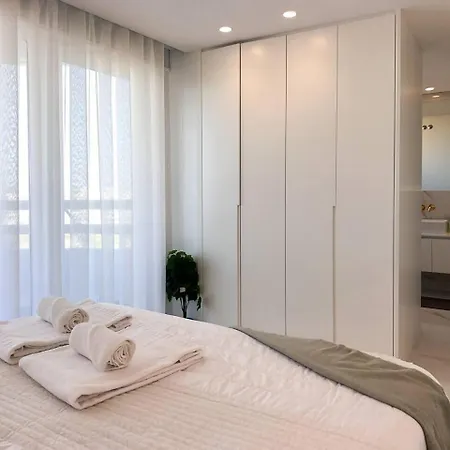 Lägenhet Beira Mar, Com Garagem E Piscina. *