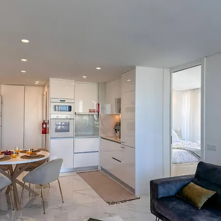 Beira Mar, Com Garagem E Piscina. 公寓 波尔蒂芒