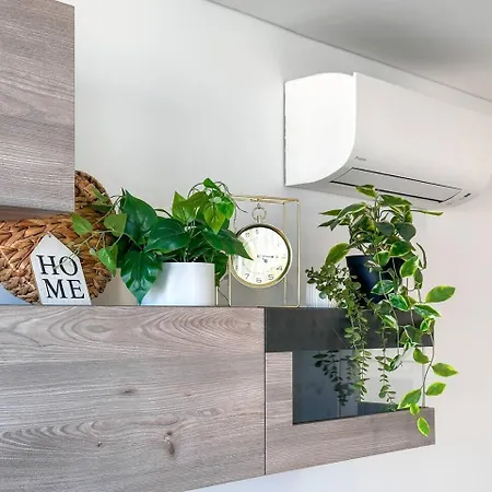 Beira Mar, Com Garagem E Piscina. Portimão