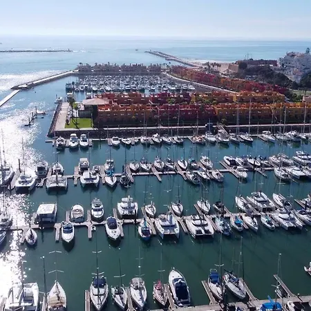 Beira Mar, Com Garagem E Piscina. * Portimão