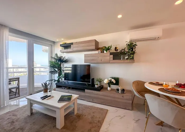 公寓 Beira Mar, Com Garagem E Piscina.