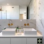 Beira Mar, Com Garagem E Piscina. Apartman Portimão