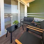 Beira Mar, Com Garagem E Piscina. Apartman Portimão