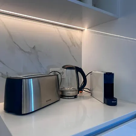 Beira Mar, Com Garagem E Piscina * Портиман