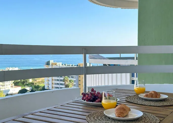 Beira Mar, Com Garagem E Piscina. Apartment Portimão