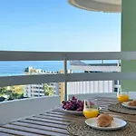 Beira Mar, Com Garagem E Piscina. Διαμέρισμα Portimão